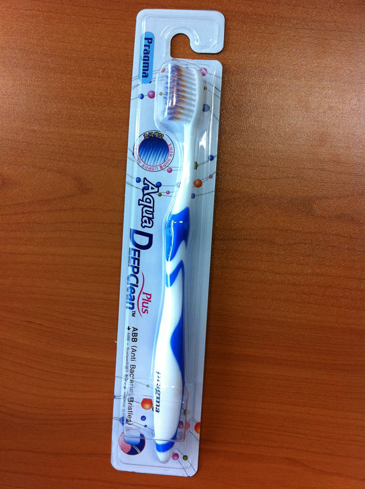 Aqua deep clean plus color toothbrush